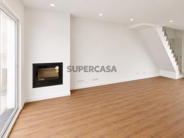Casa venda em Fernão Ferro, Seixal