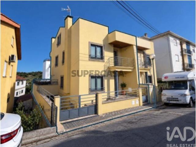 Casa venda em Santa Comba Dão e Couto de Mosteiro, Santa Comba Dão