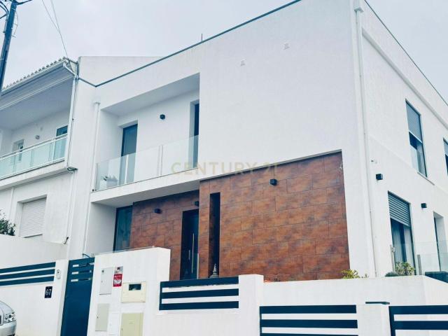 Casa venda em Bairro dos CTT, Odivelas