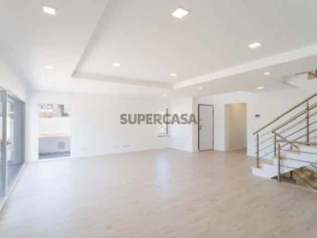 Casa venda em Vale Mourelos, Almada