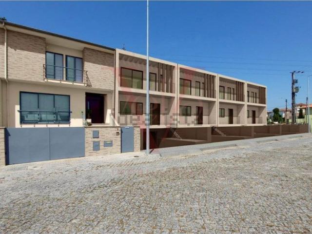 Casa venda em Merelim (São Pedro) e Frossos, Braga