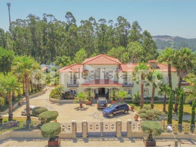Casa venda em Chamuscada, Vila Nova de Famalicão