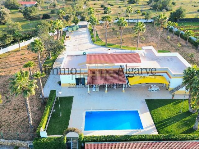Casa venda em Cortelhas, Albufeira