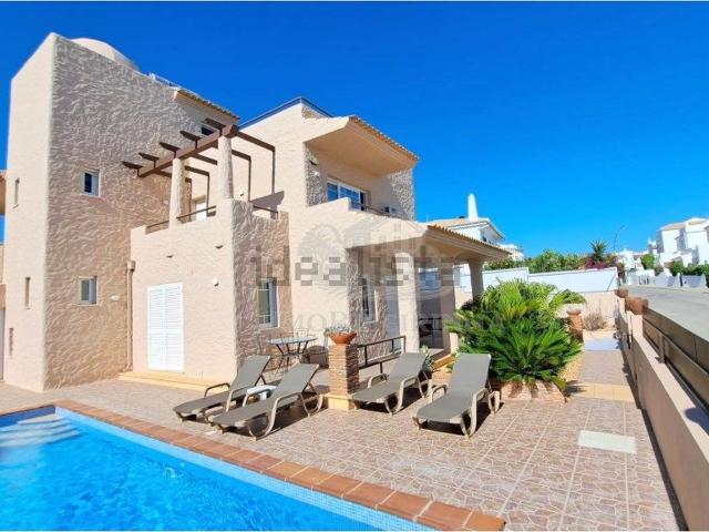 Casa venda em Cortelhas, Albufeira