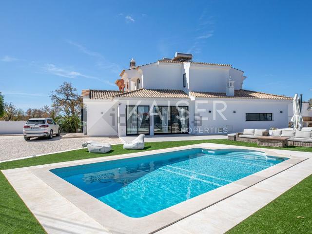 Casa venda em Cortelhas, Albufeira
