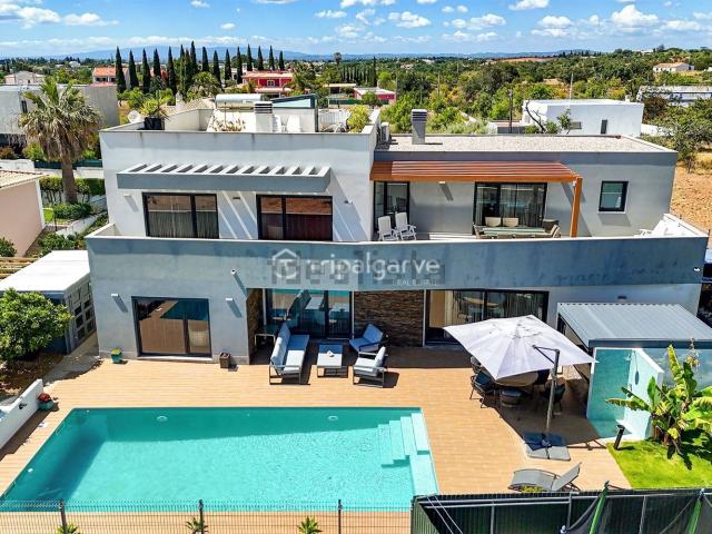 Casa venda em Cortelhas, Albufeira