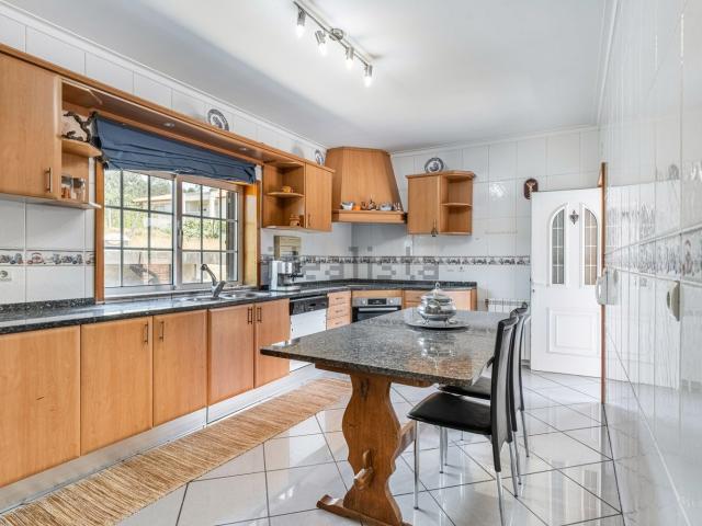 Casa venda em Guisande e Oliveira (São Pedro), Braga