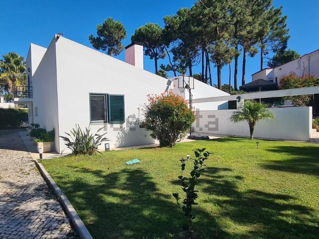Casa alugar em Herdade da Aroeira, Almada