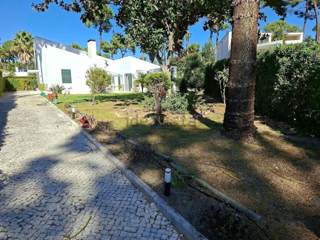 Casa alugar em Herdade da Aroeira, Almada