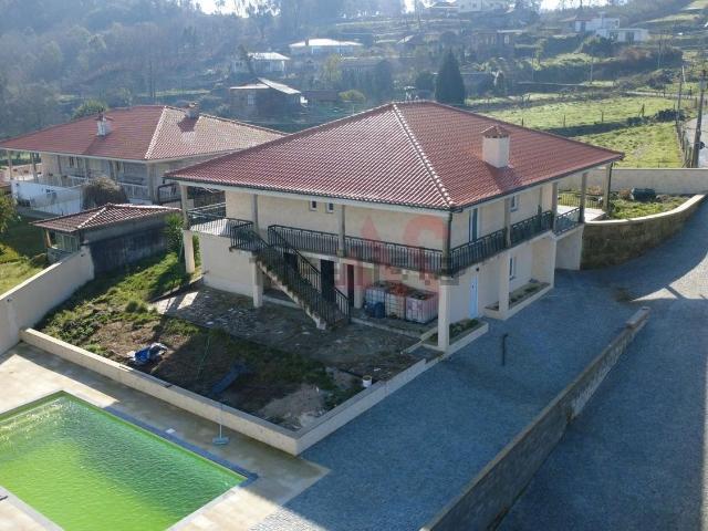 Casa venda em Felgueiras, Idães