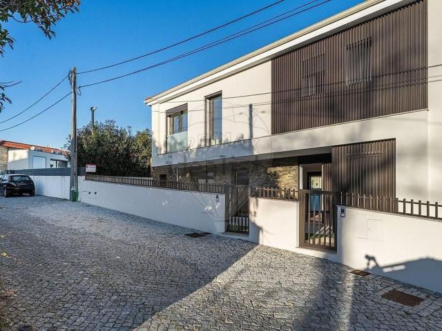 Casa venda em Felgueiras, Idães