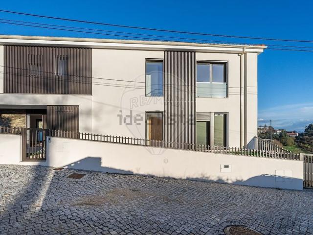 Casa venda em Felgueiras, Idães