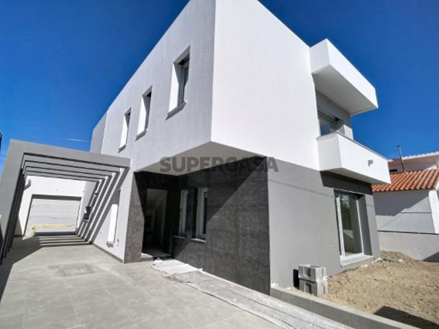 Casa venda em Fernão Ferro, Seixal