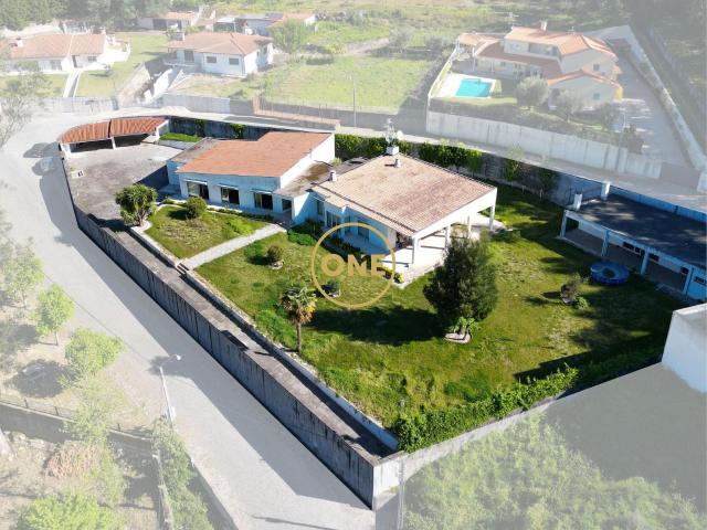 Casa venda em Creixomil e Mariz, Arcozelo