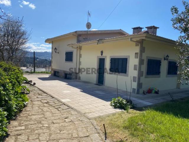 Casa venda em Amares, Lamaçães