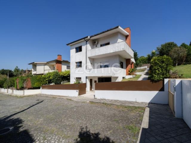 Casa venda em Eidos, Braga