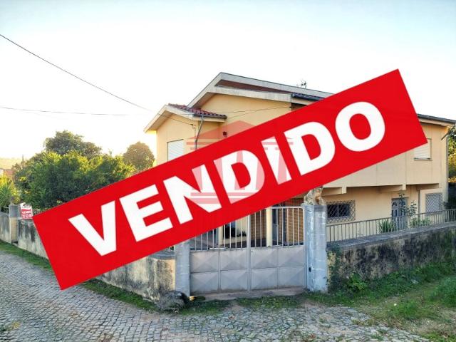 Casa venda em Alheira e Igreja Nova, Arcozelo