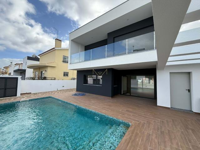 Casa venda em Marco Cabaço, Almada