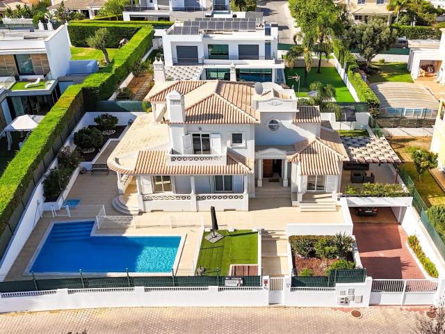 Vivenda venda em Albufeira e Olhos de Água, Albufeira