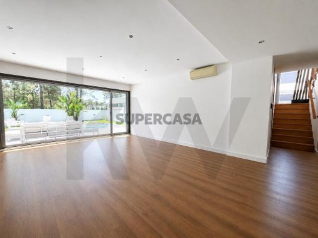 Casa venda em Urbanização Casas de Santo António, Santo António Da Charneca
