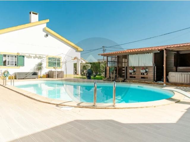 Casa venda em Azeitão (São Lourenço e São Simão), Setúbal