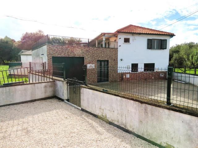 Vivenda venda em Maçãs De Dona Maria, Leiria