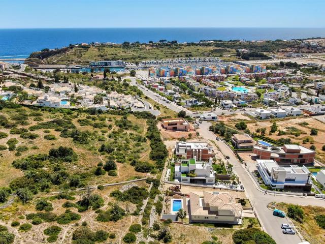 Vivenda venda em Albufeira e Olhos de Água, Albufeira