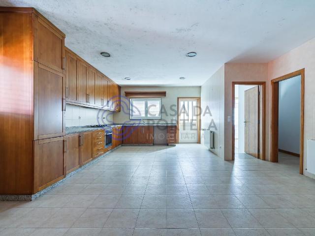 Casa venda em Fornos, Santa Maria Da Feira