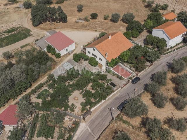 Casa venda em Castelo Branco, Caria