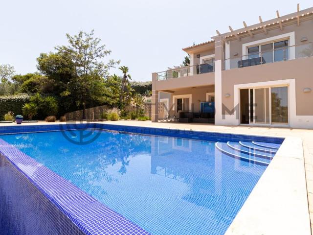 Vivenda venda em Estômbar, Faro