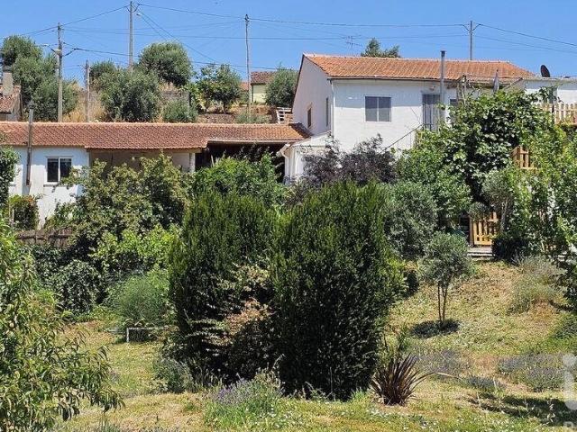 Vivenda venda em Ribeira Velha, Maçãs de Dona Maria