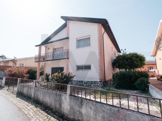 Casa venda em Coimbrã, Ameal