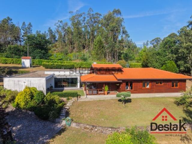 Casa venda em Vouzela, Vouzela e Paços de Vilharigues