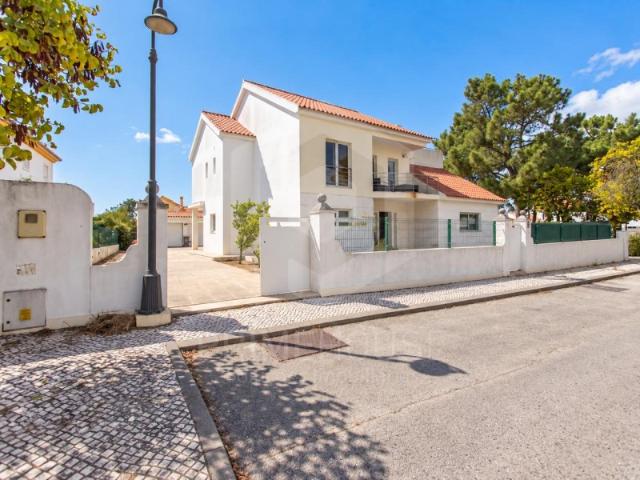 Casa venda em Azeitão (São Lourenço e São Simão), Setúbal