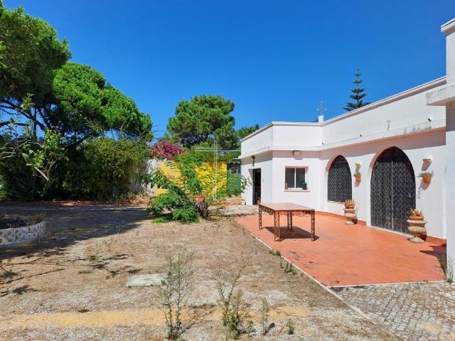 Vivenda venda em Capuchos, Caparica