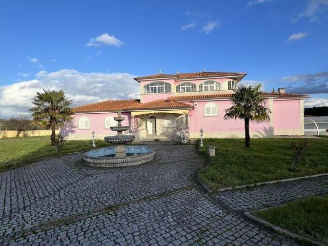 Vivenda venda em Chaves, Vila Real