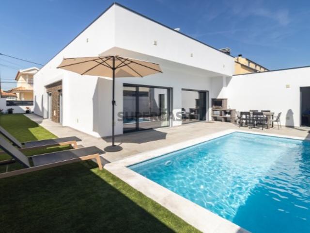 Casa venda em Fernão Ferro, Seixal