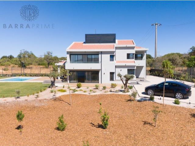 Vivenda venda em Quarteira, Loulé