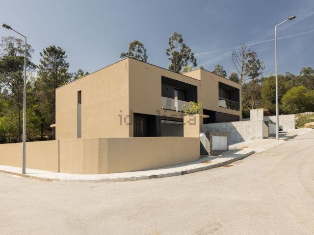 Casa venda em Tinocos, Póvoa De Lanhoso