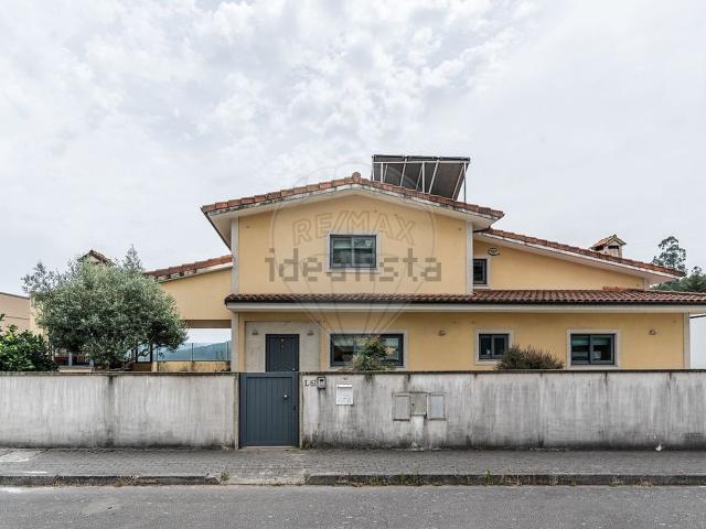 Casa venda em Tinocos, Póvoa De Lanhoso