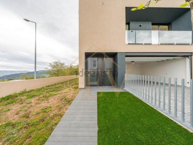 Casa venda em Tinocos, Póvoa De Lanhoso