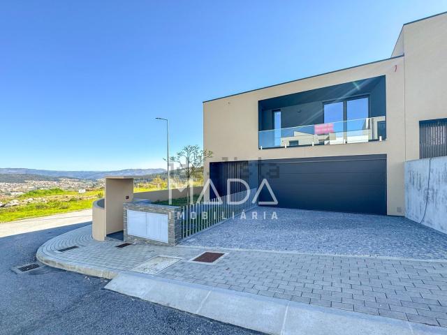 Casa venda em Tinocos, Póvoa De Lanhoso