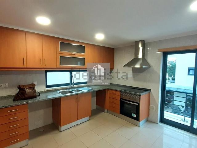 Casa venda em Quinta do Gato Bravo, Almada