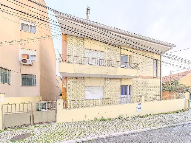 Casa venda em Cachoeiras de Cima, Loures