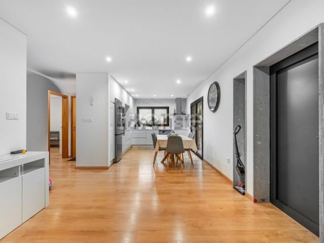 Casa venda em Lordelo, Guimarães