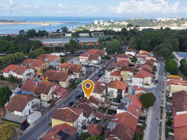 Casa venda em Porto, Lordelo Do Ouro