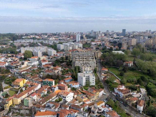 Casa venda em Porto, Lordelo Do Ouro