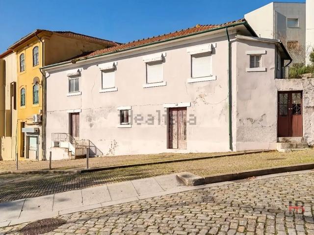 Casa venda em Porto, Lordelo Do Ouro