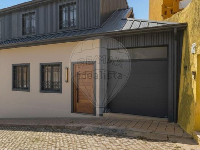 Casa venda em Porto, Lordelo Do Ouro