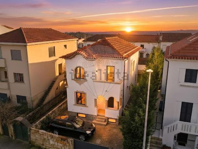 Casa venda em Porto, Lordelo Do Ouro